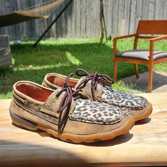 **X BOOTS*** LACE UP LOAFER **DISTRESSED*** LOOK **CHEETAH 🐆 PRINT** SIZE 8.5)) - Picture 1 of 16